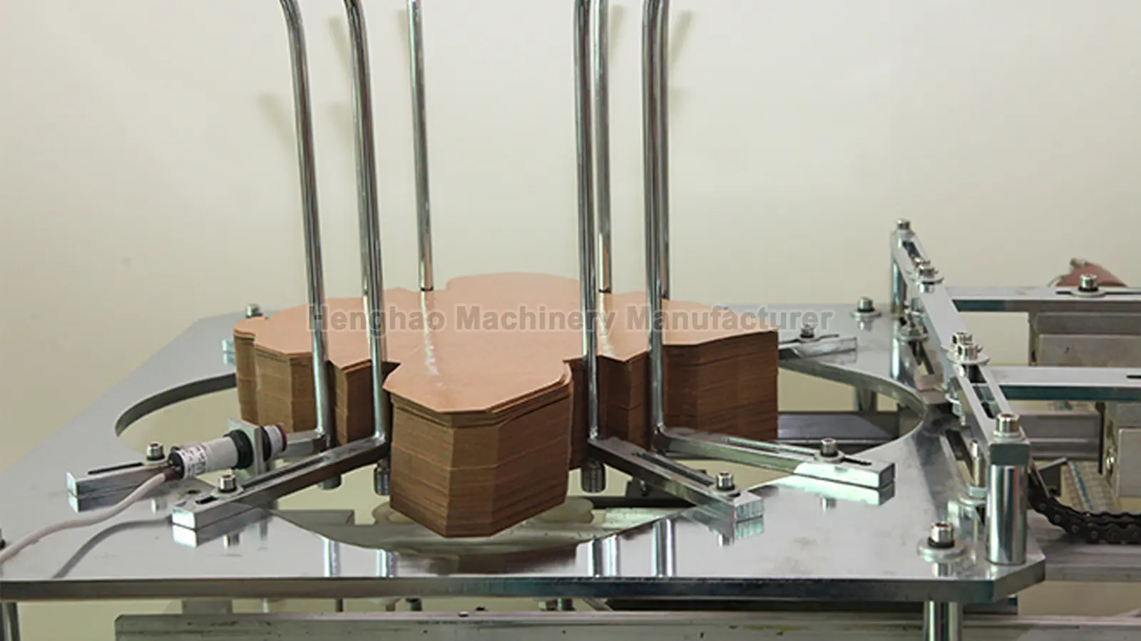 Intelligent Full Automatic Paper Lunch Box Forming Machine (NTP-CHL) Details