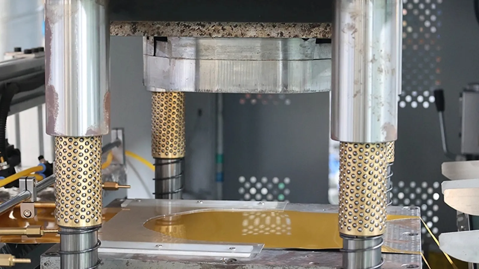 NTPLH-C C-Type Aluminum Foil Container Making Machine Application